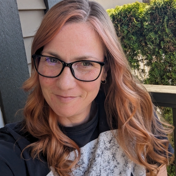 Meet your Posher, Amanda - Picture 3 of 3